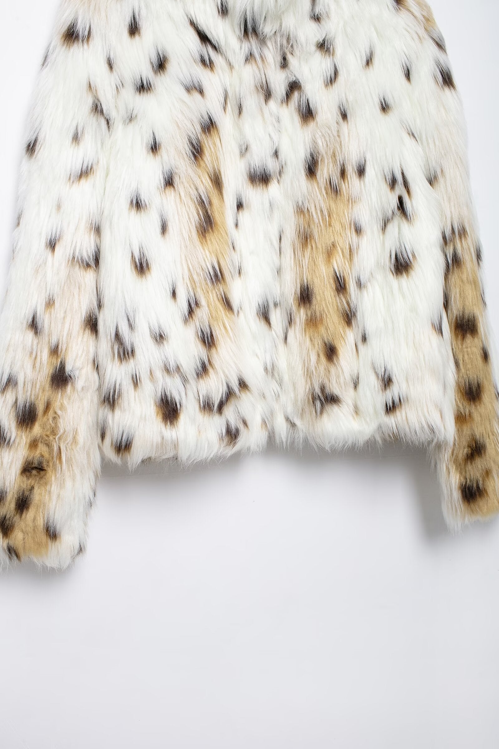 REALMEFIT  -  Enya Leopard Faux Fur Coat