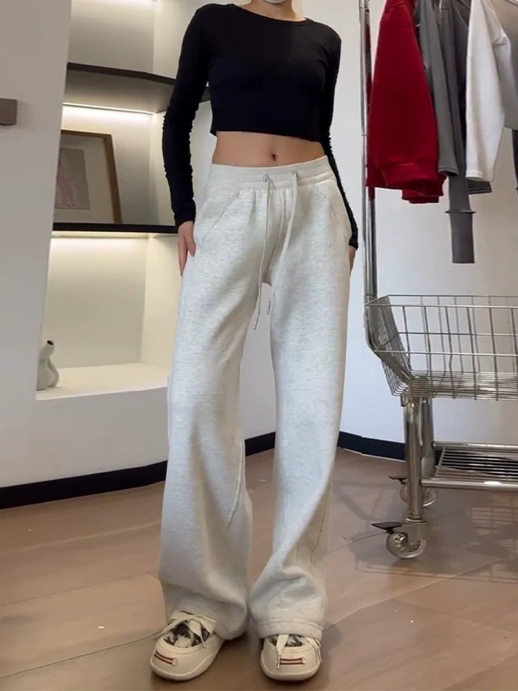 REALMEFIT  -  Lux Velvet Mid-Waist Sweatpants