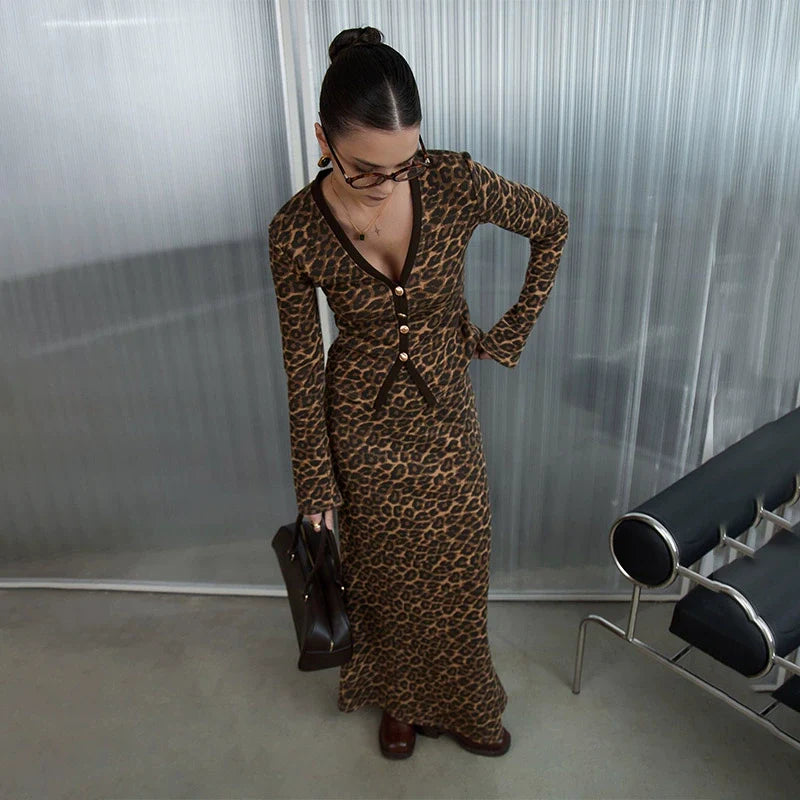 REALMEFIT  -  Romina Leopard V-Neck Skirt Suit