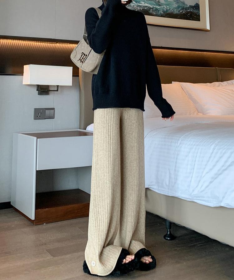 REALMEFIT  -  Zoya Ribbed Knit Button Pants