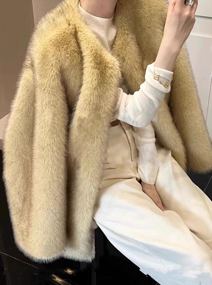 REALMEFIT  -  Kloey Faux Fur Plush Coat