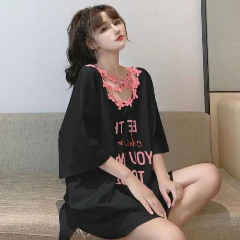 Realmefit Free Shipping Flower Hollow Out T-shirts Loose Regular Fashion Basic Printed Letter College Wind Summer  New Women Top