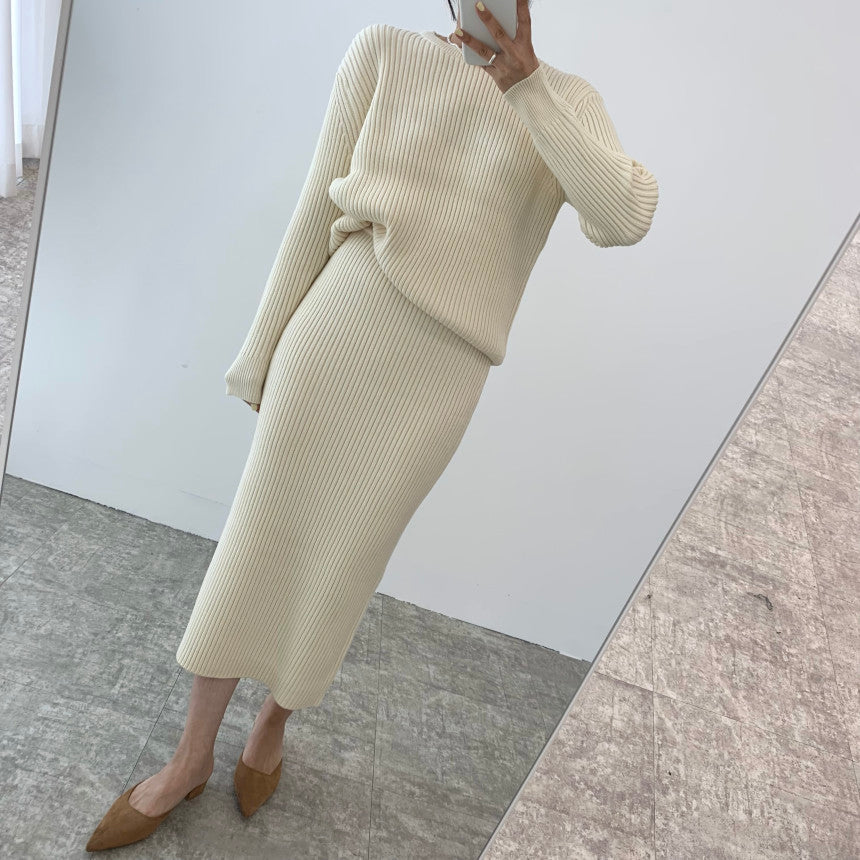 REALMEFIT  -  Stansie Knit Skirt Set