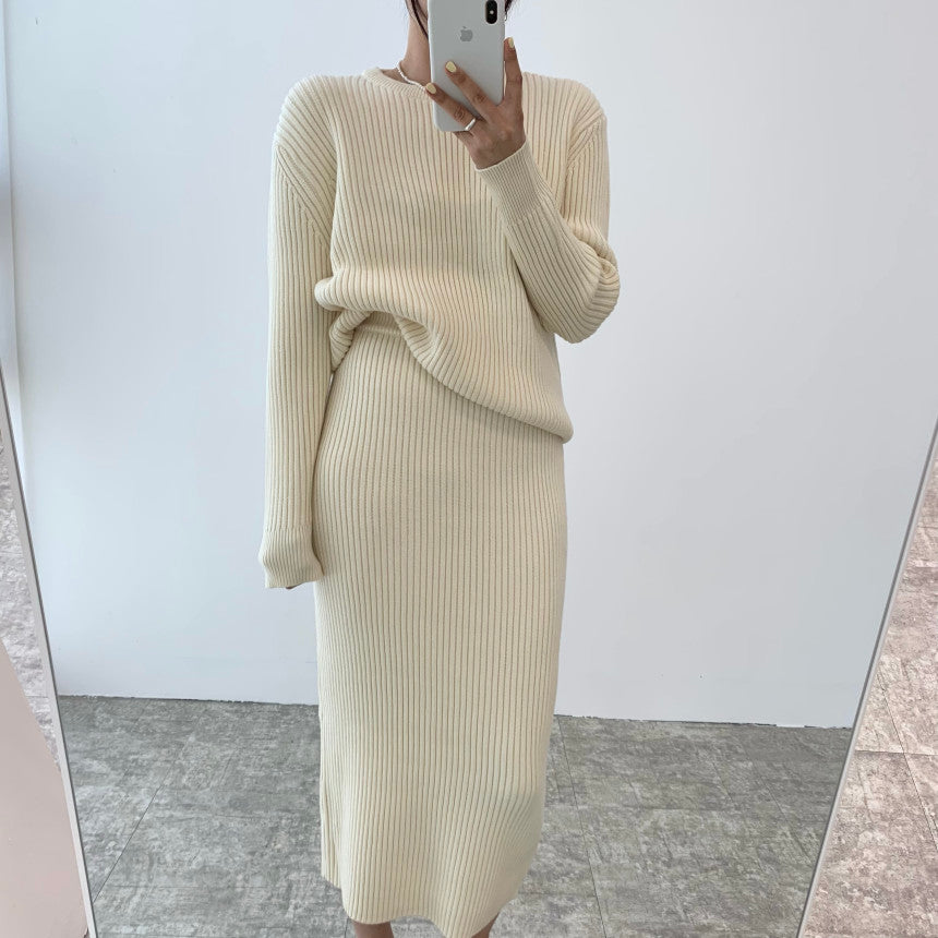 REALMEFIT  -  Stansie Knit Skirt Set