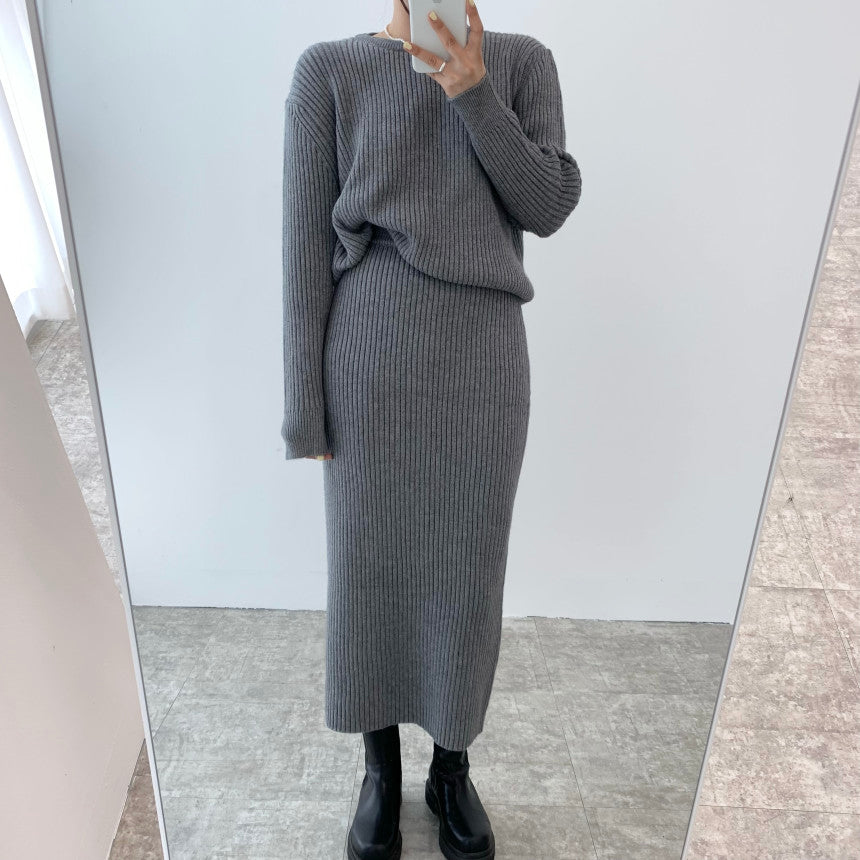 REALMEFIT  -  Stansie Knit Skirt Set