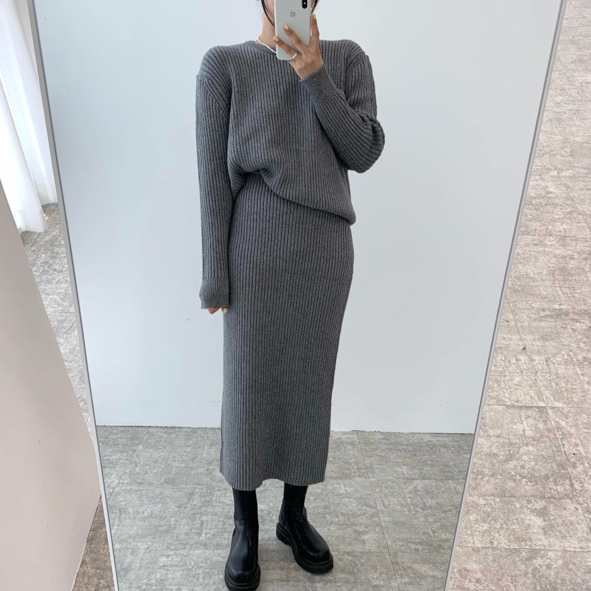 REALMEFIT  -  Stansie Knit Skirt Set